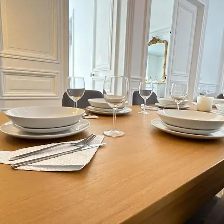 140m2 Vue Sur Tour Eiffel Apartment